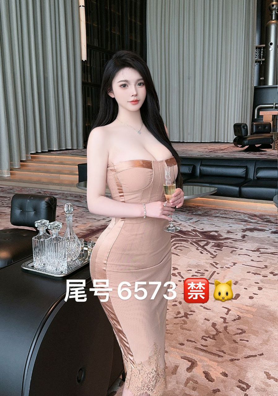 上海品茶工作室茶艺师苏师傅主泡白茶实拍